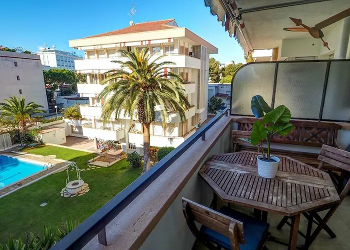 Διαμέρισμα Clarimar By Hello Homes *